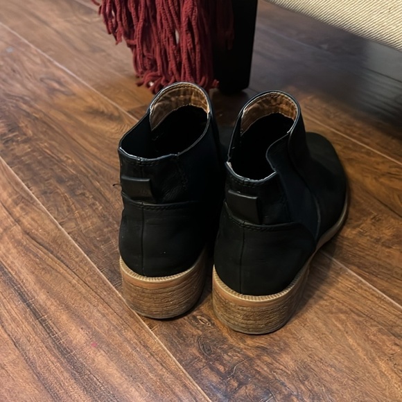 Nordstrom's Caslon Genuine Leather Ankle Boots w/Square Wood Heel Sz. 61/2. - Picture 6 of 10